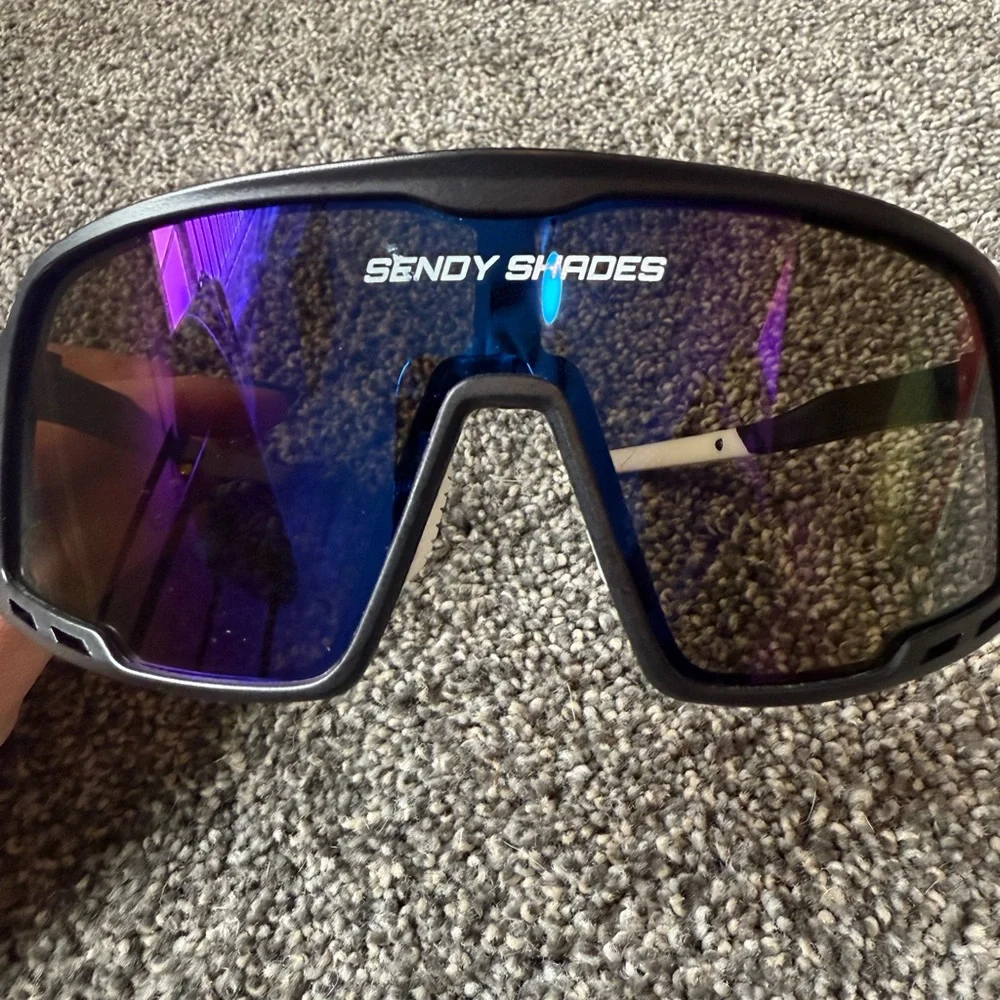 Aura 2.0 Sendy Shades Classic Sunglasses